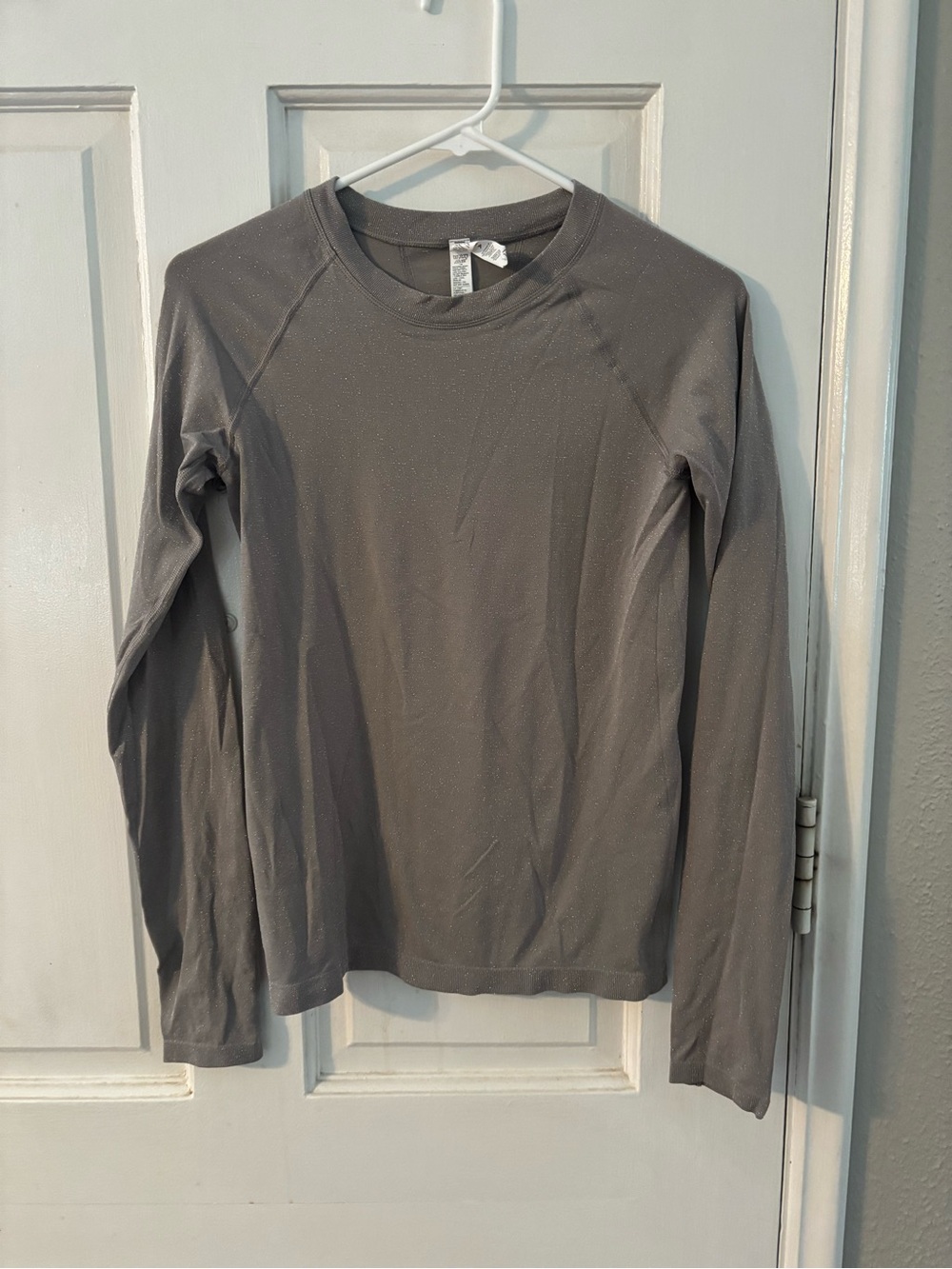 Athleta Momentum Shine Top Gray Long Sleeve Crew Neck Stretch Pullover S